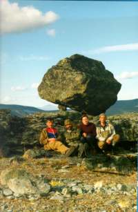 ����� ����